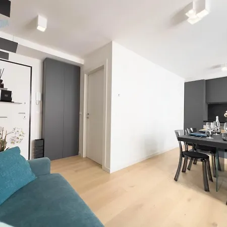 Corridoni 3c Tirabora Short Rent アパート