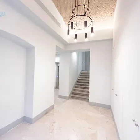 Corridoni 3c Tirabora Short Rent * トリエステ
